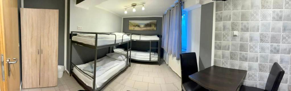 Moji Sieversstraße Hotel 2*